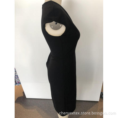 Gaun mid-length wanita dengan v-neck menyilang
